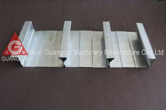 Productos formados galvanizados del rollo de acero de la cubierta de piso de acero 0.4m m - 0.8m m