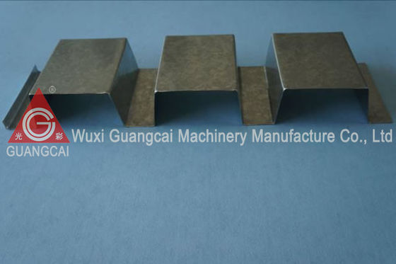 Productos formados galvanizados del rollo de acero de la cubierta de piso de acero 0.4m m - 0.8m m