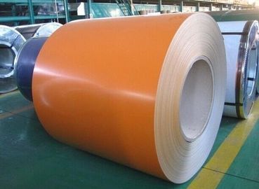 El color mental de los materiales de construcción cubrió el modelo de imitación de madera de la hoja de acero
